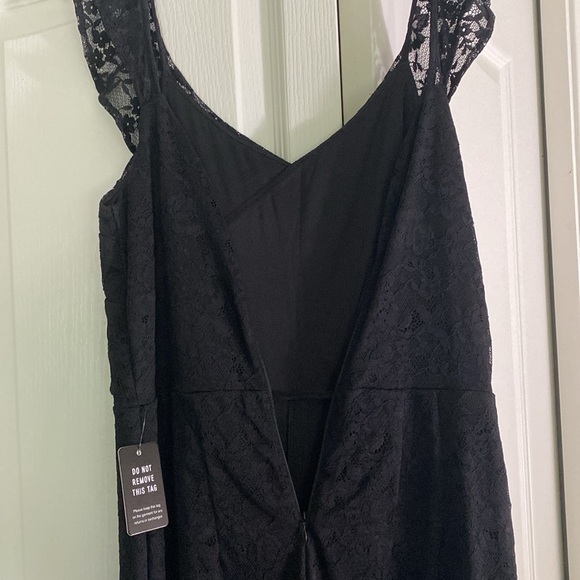 NWT Express Women’s Black Lace Culotte Jumpsuit - Picture 4 of 7